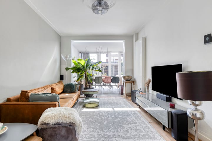 Photo 8 of Heuvelplein 237