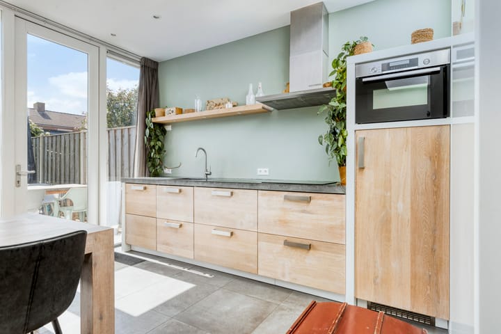 Photo 12 of Heuvelplein 237