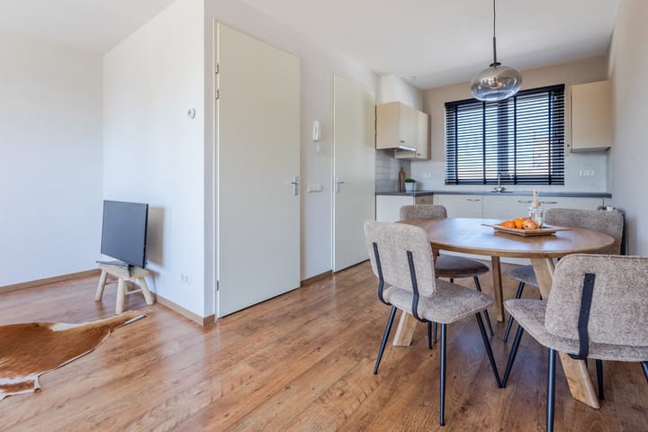 Foto 12 van Julianastraat 34-C