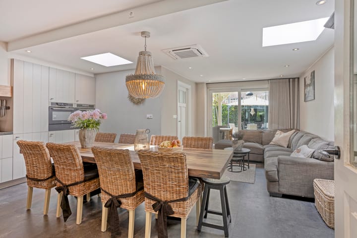 Photo 21 of Wilhelminastraat 67