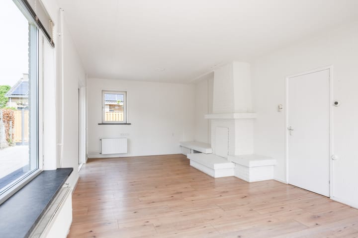 Foto 16 van Julianalaan 4