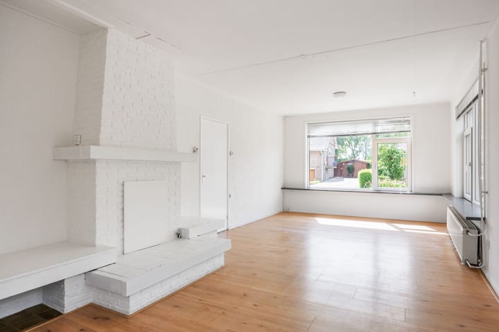 Foto 17 van Julianalaan 4