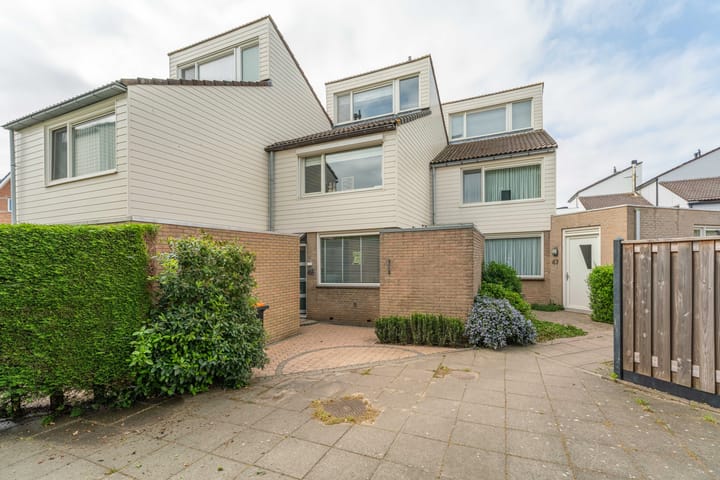 Foto 1 van Esdoornlaan 45