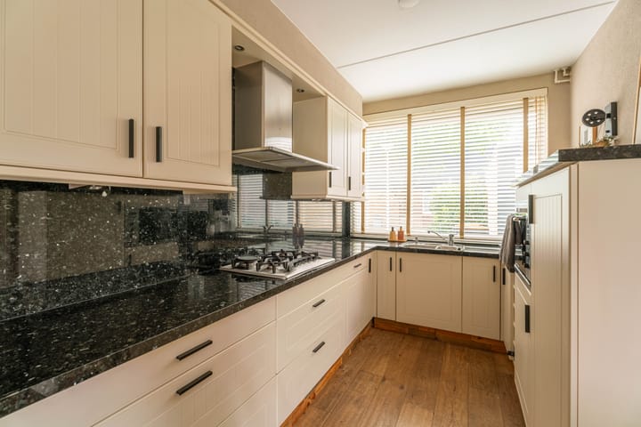 Foto 6 van Esdoornlaan 45