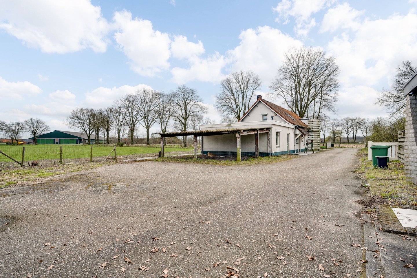 Bekijk foto 2 van Pastoorshuisweg 3