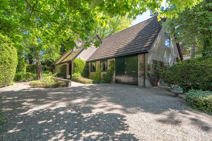 Foto 1 van Van der Waalsweg 2