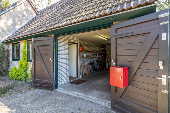 Foto 23 van Van der Waalsweg 2