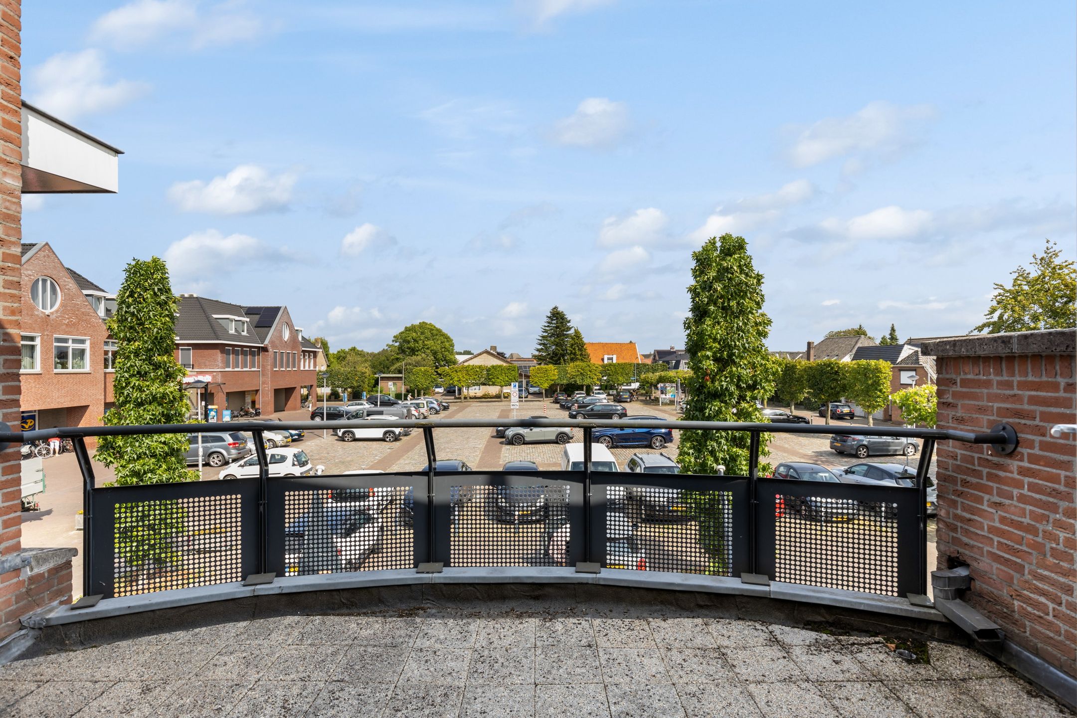 Foto 3 van Dorpsplein 5