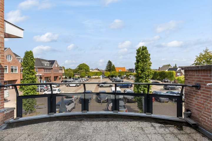 Photo 3 of Dorpsplein 5