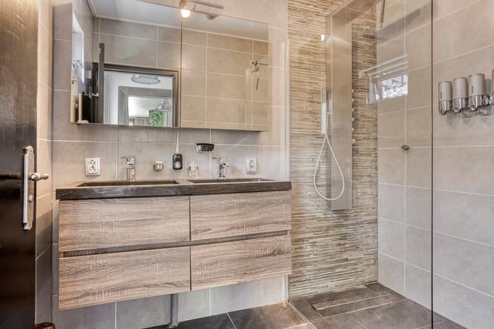 Foto 18 van Maxburgh 5