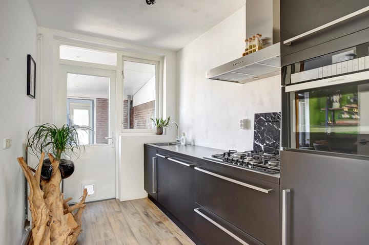 Foto 12 van Bernhardstraat 14