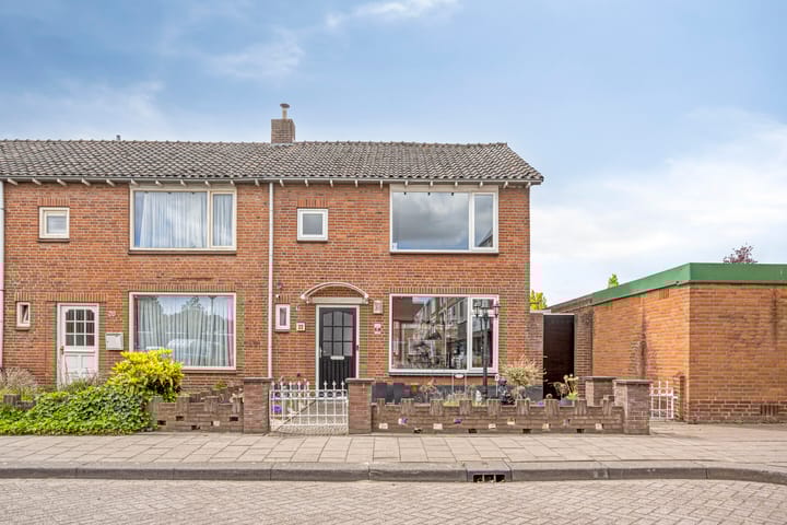 Foto 1 van Bloemenoordplein 22