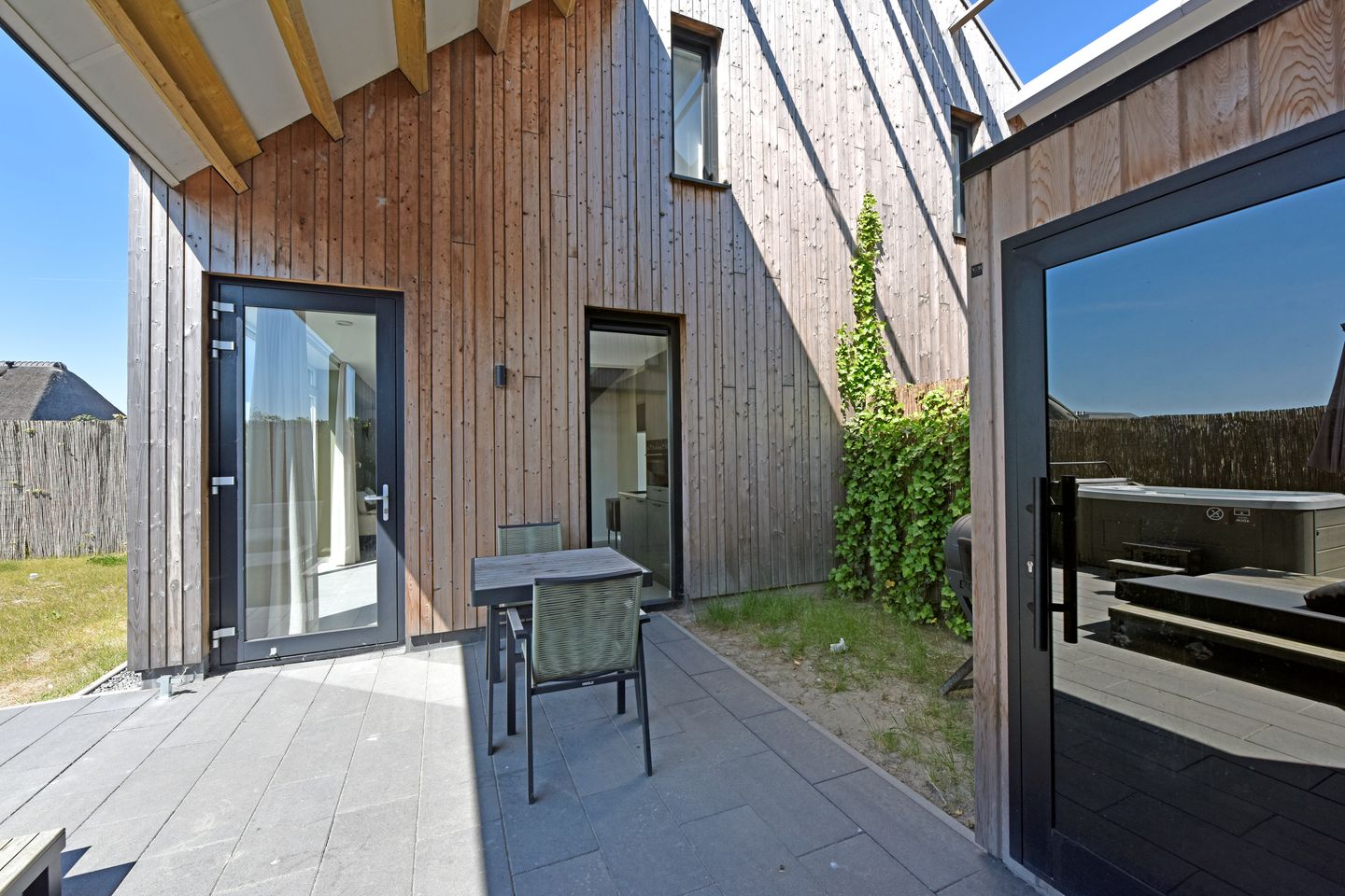 Photo 10 of Lampsinsdijk 8-099