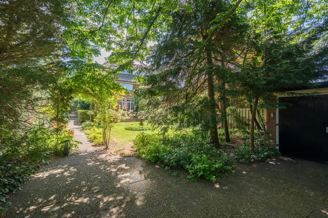 Photo 16 of Bloemcamplaan 6