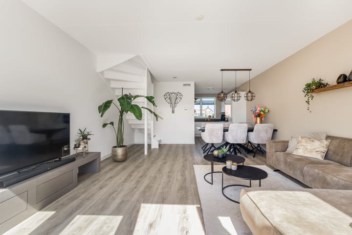 Foto 7 van Purperreiger 35