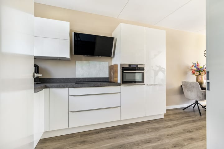 Foto 10 van Purperreiger 35