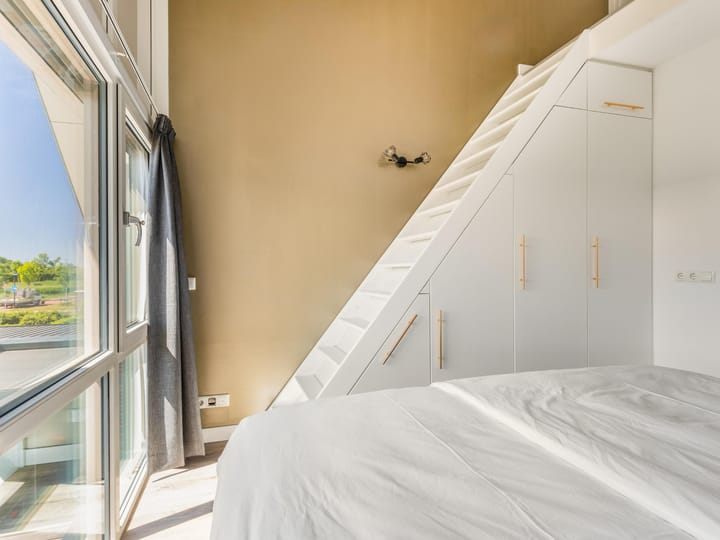 Foto 21 van Purperreiger 35