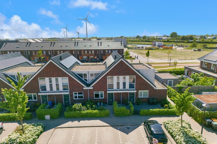 Foto 38 van Purperreiger 35