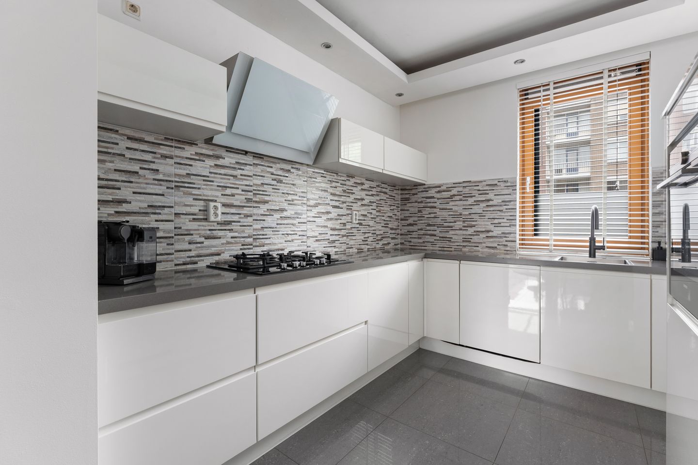 Foto 4 van van Baerlestraat 247