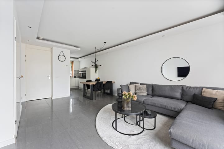 Foto 10 van van Baerlestraat 247