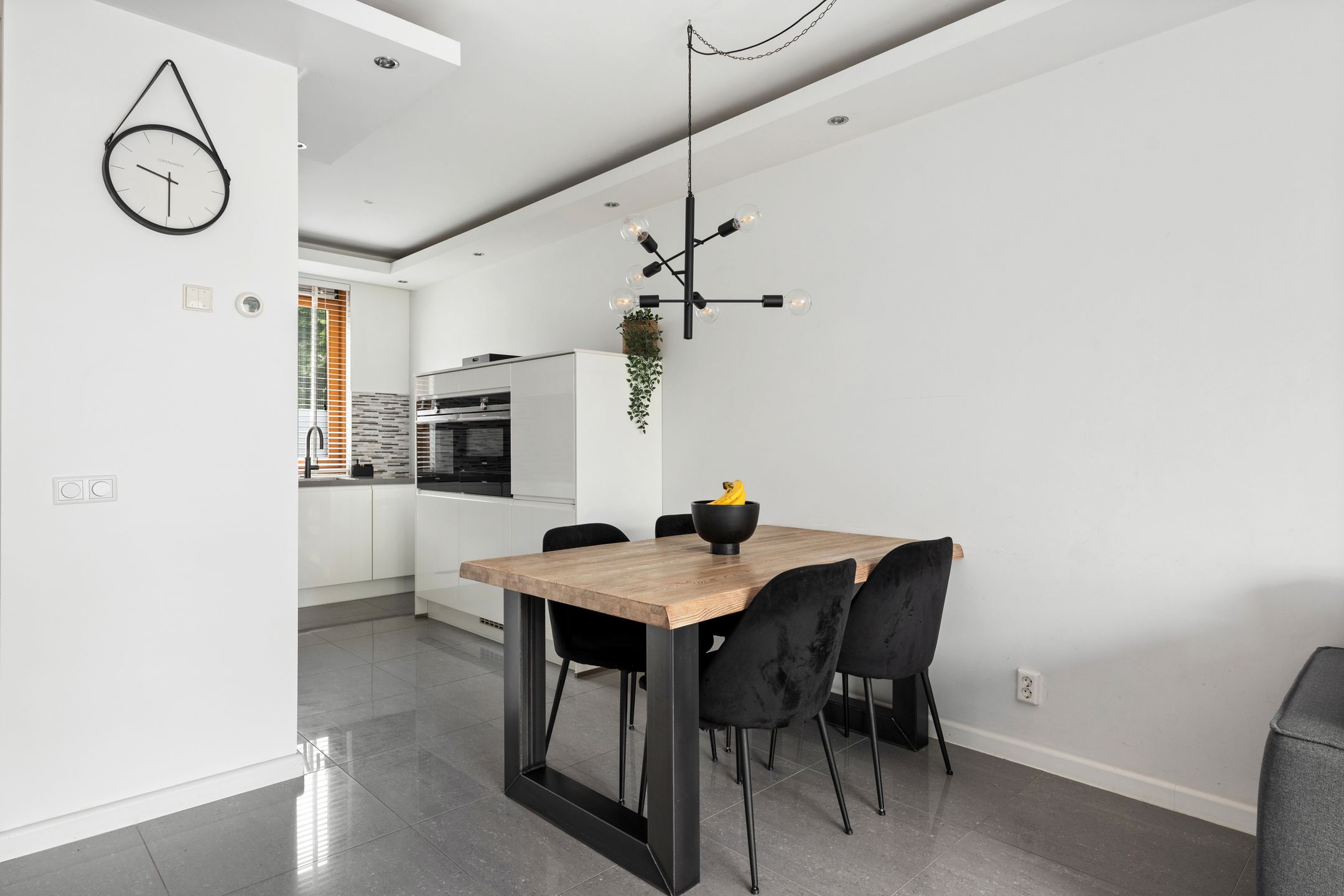 Foto 12 van van Baerlestraat 247