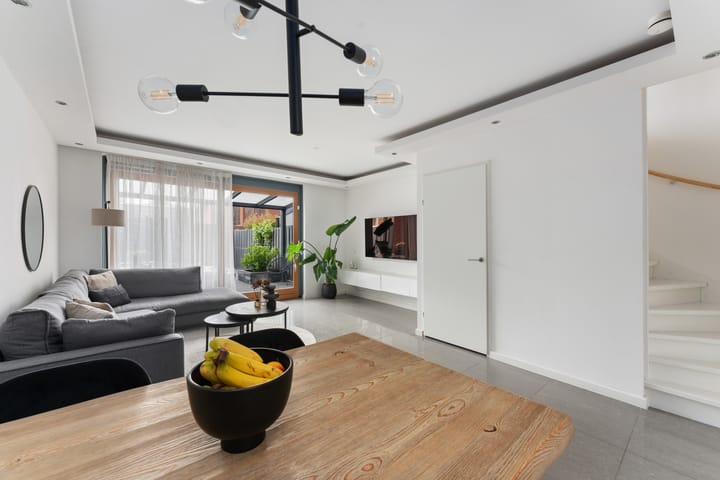 Foto 15 van van Baerlestraat 247