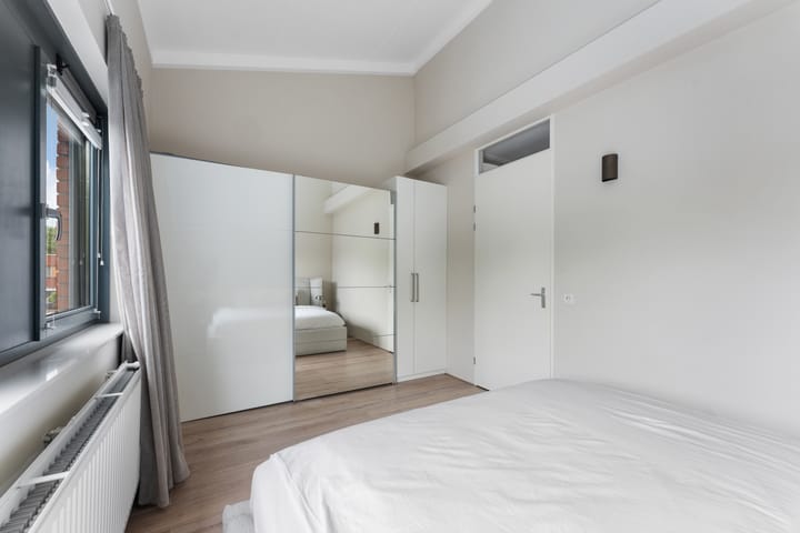 Foto 29 van van Baerlestraat 247