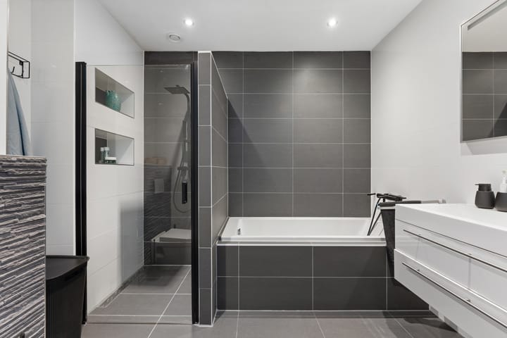 Foto 30 van van Baerlestraat 247