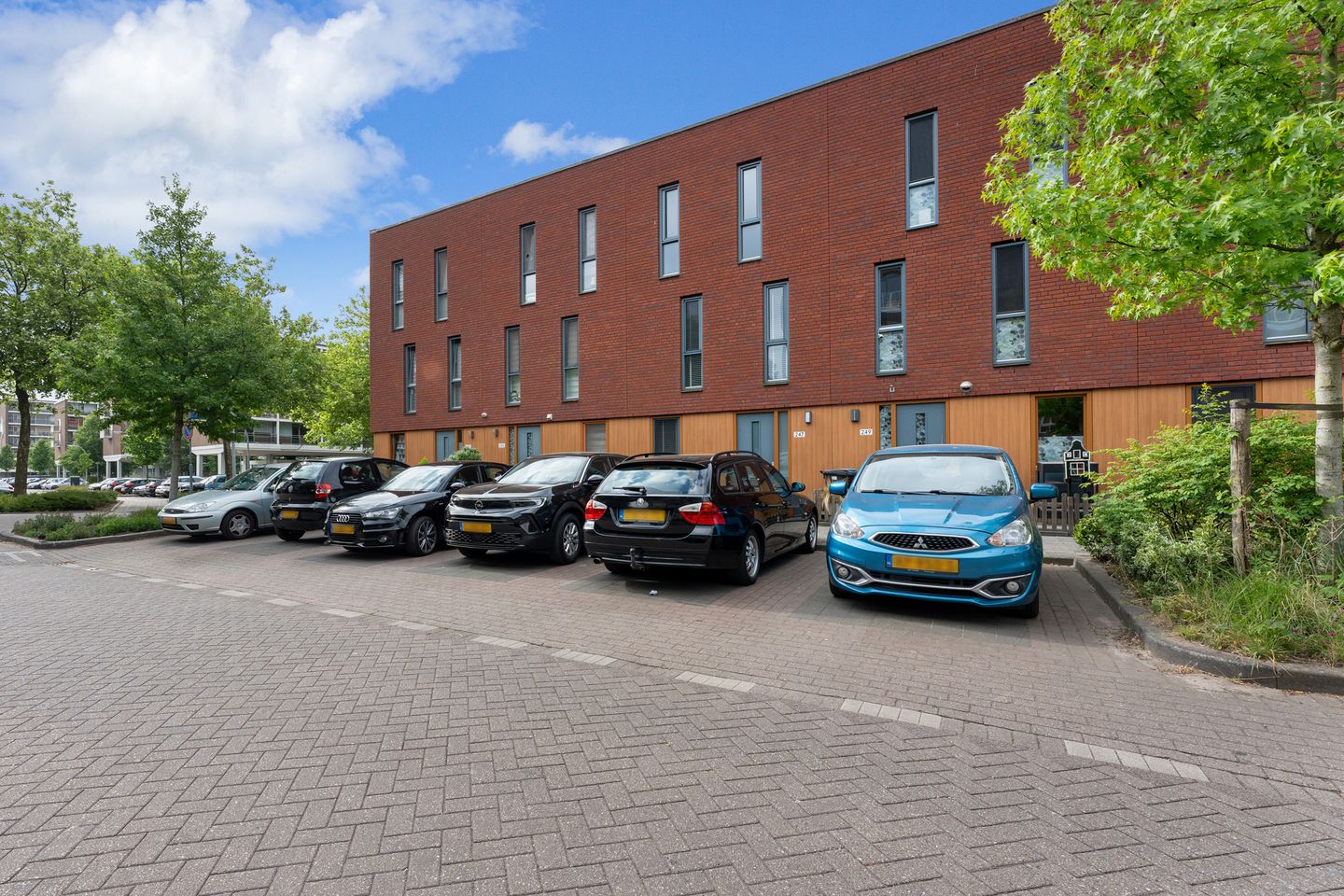 Foto 44 van van Baerlestraat 247