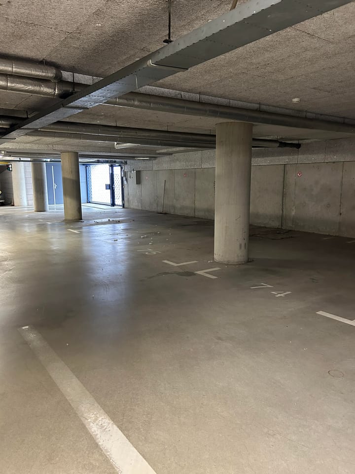 Photo 3 of Paardenmarkt