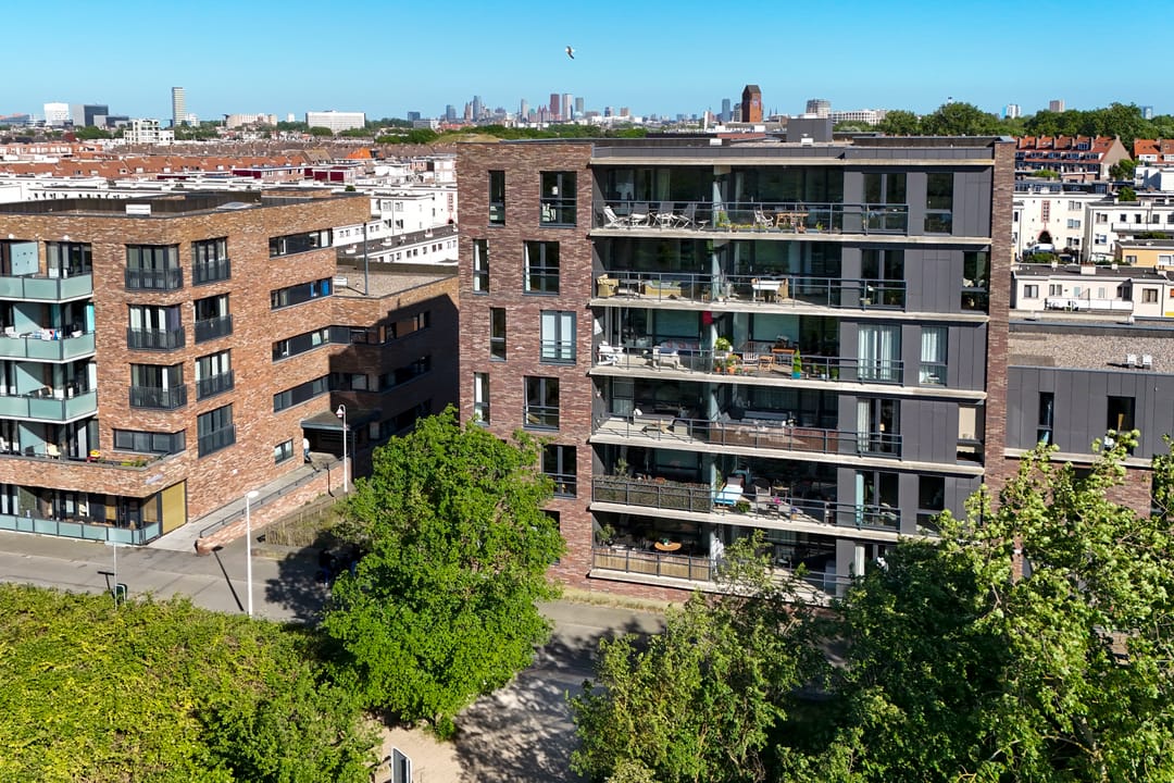 Photo 7 of Schoklandsestraat 28