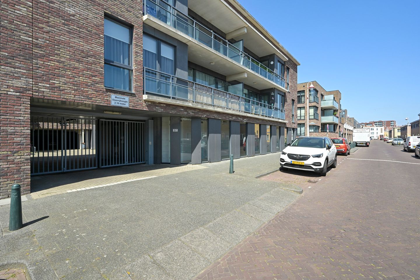 Photo 10 of Schoklandsestraat 28