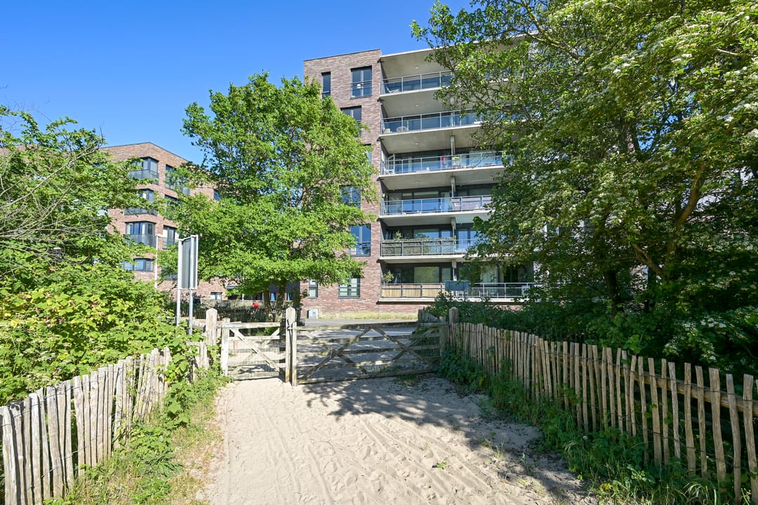 Photo 11 of Schoklandsestraat 28