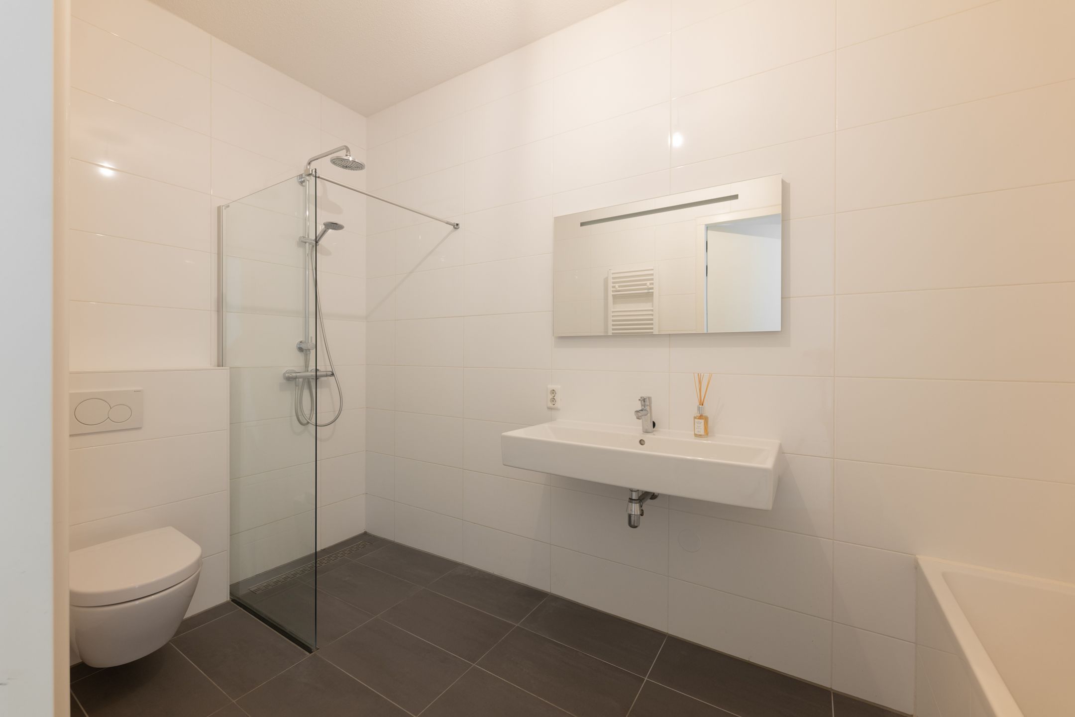 Photo 18 of Leonard Bernsteinstraat 70-A