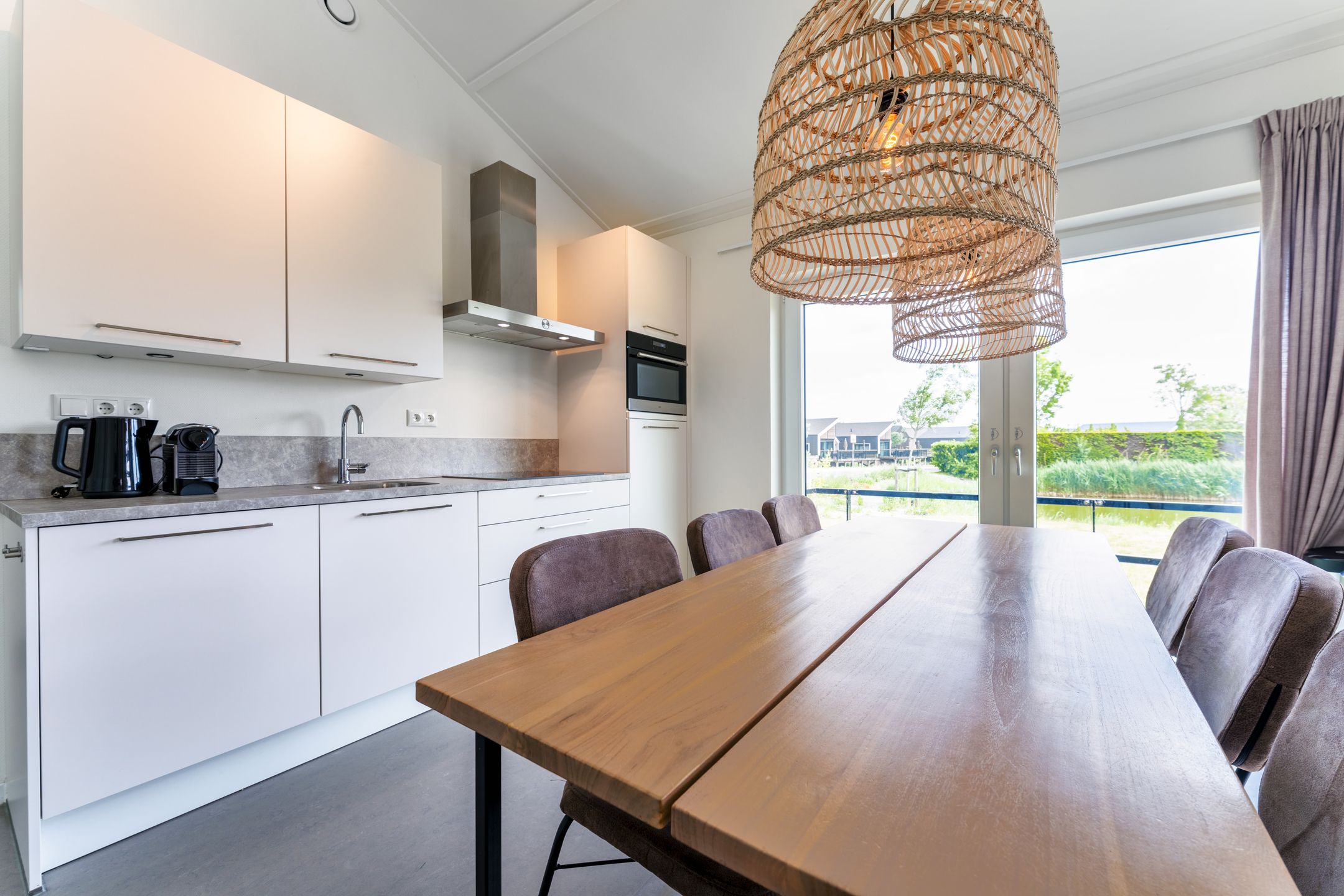 Foto 12 van Nieuwesluisweg 1-A706