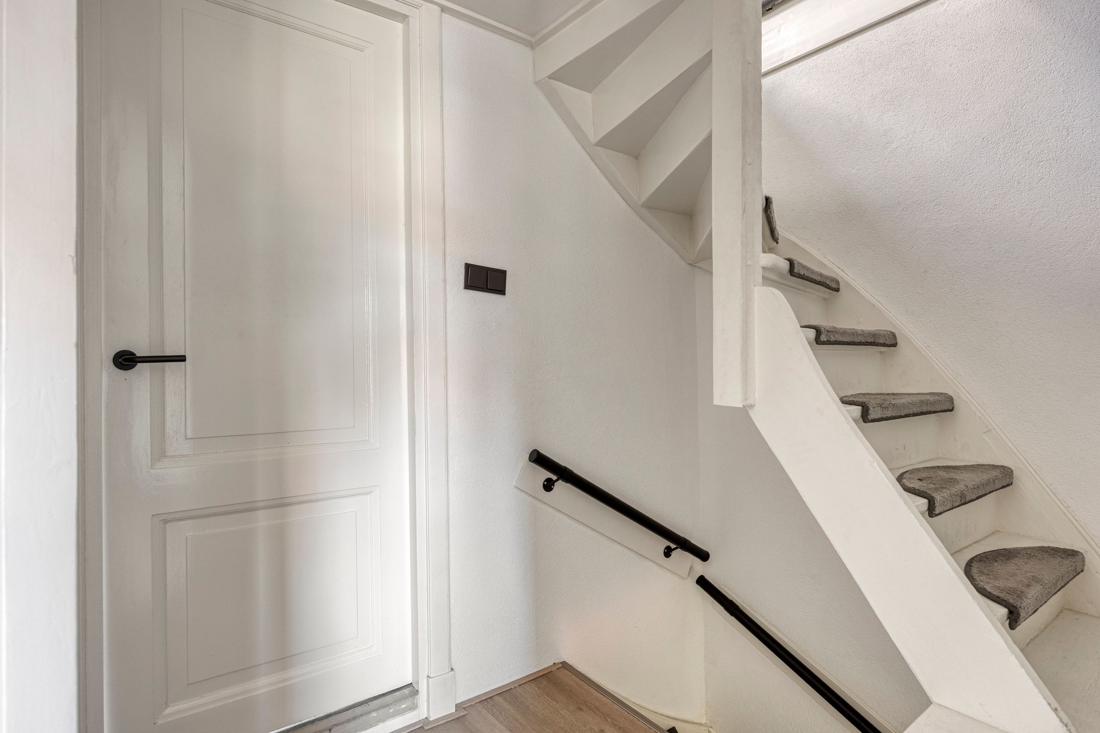 Photo 12 of Abraham Kuijperstraat 36