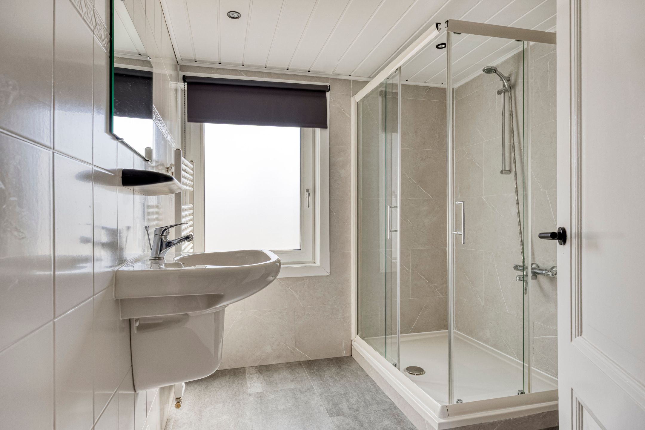 Photo 18 of Abraham Kuijperstraat 36