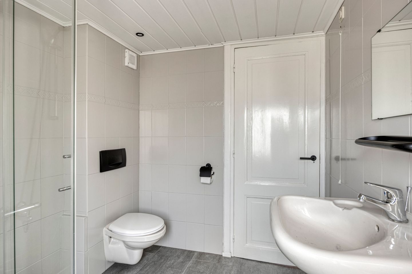 Photo 19 of Abraham Kuijperstraat 36