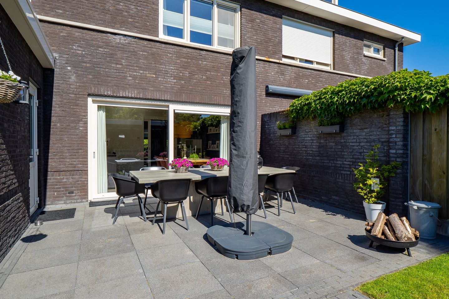 Photo 34 of Klompenmaker 96