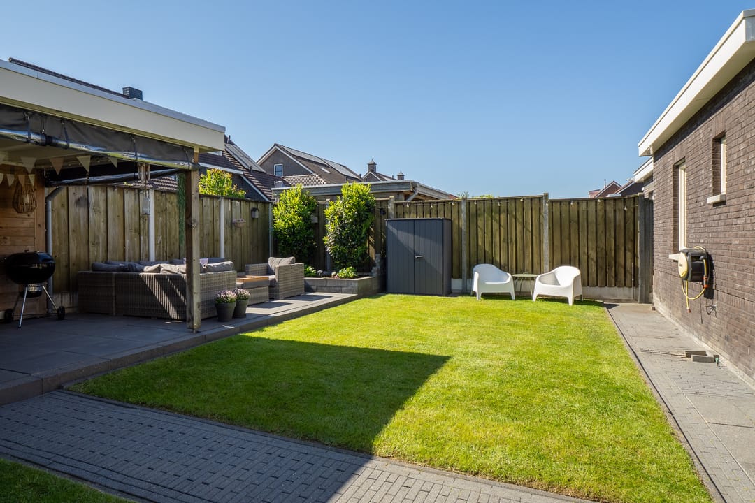 Photo 37 of Klompenmaker 96