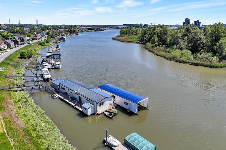 Photo 3 of Molendijk 11-AAB