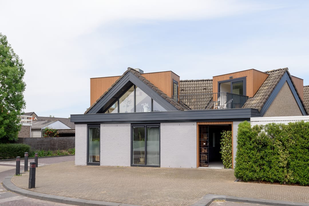 Photo 1 of Burgemeester Viezeestraat 1-A