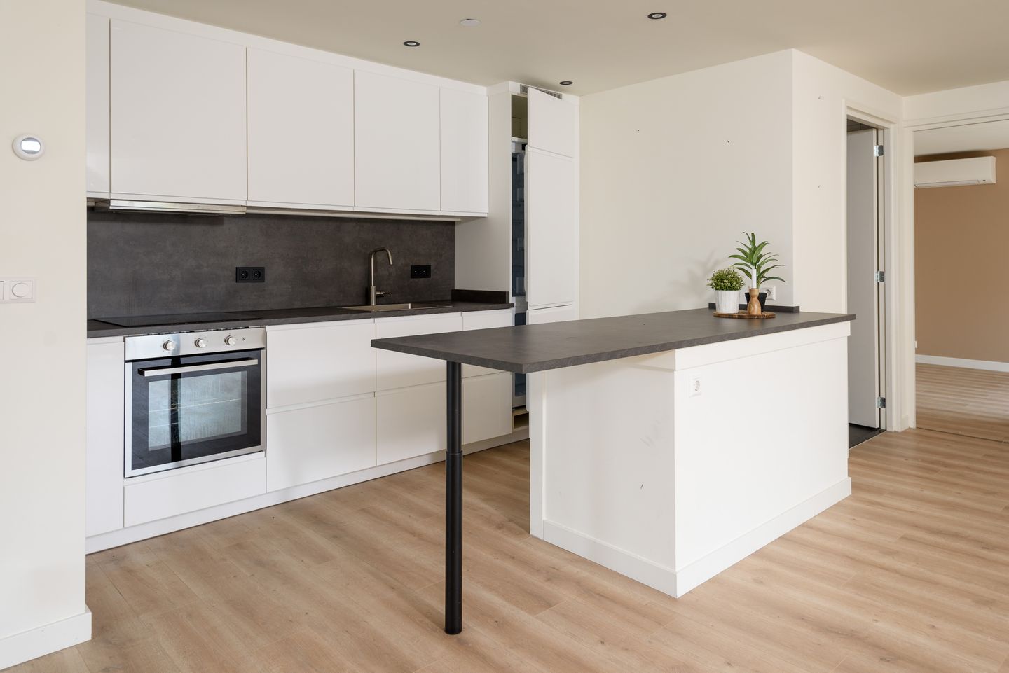 Photo 5 of Burgemeester Viezeestraat 1-A