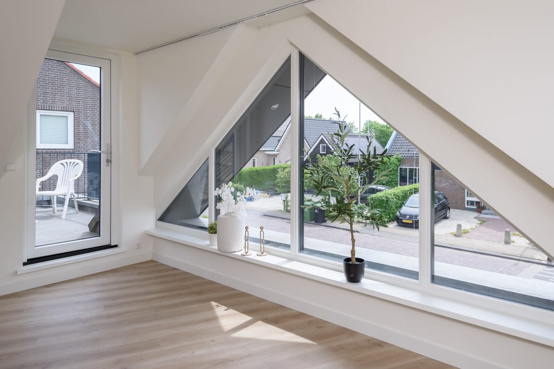 Photo 8 of Burgemeester Viezeestraat 1-A