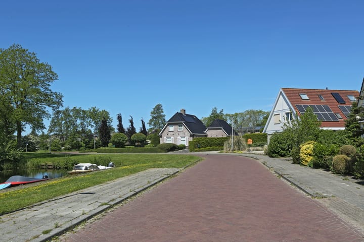 Photo 6 of Waterlelie 3