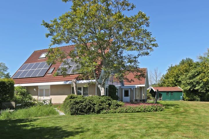 Photo 37 of Waterlelie 3