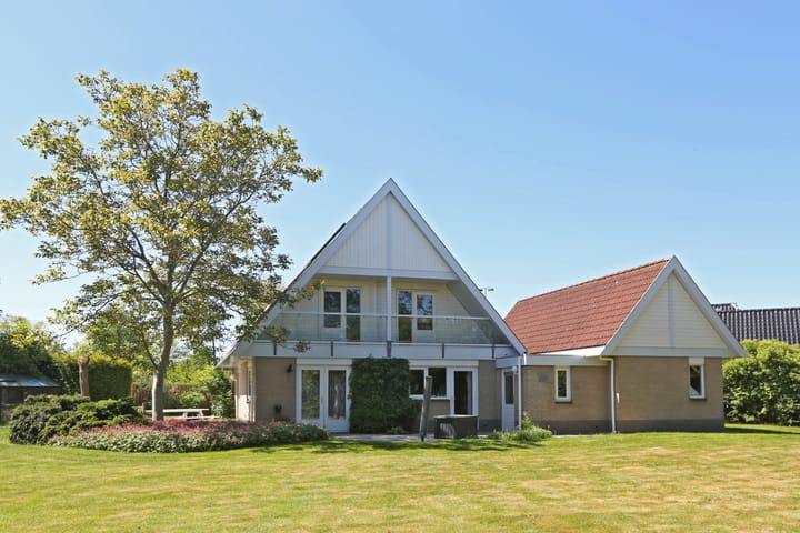 Photo 39 of Waterlelie 3