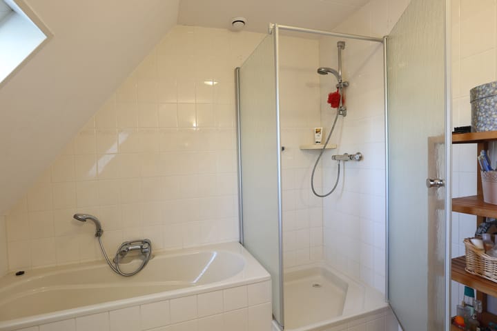 Photo 48 of Waterlelie 3