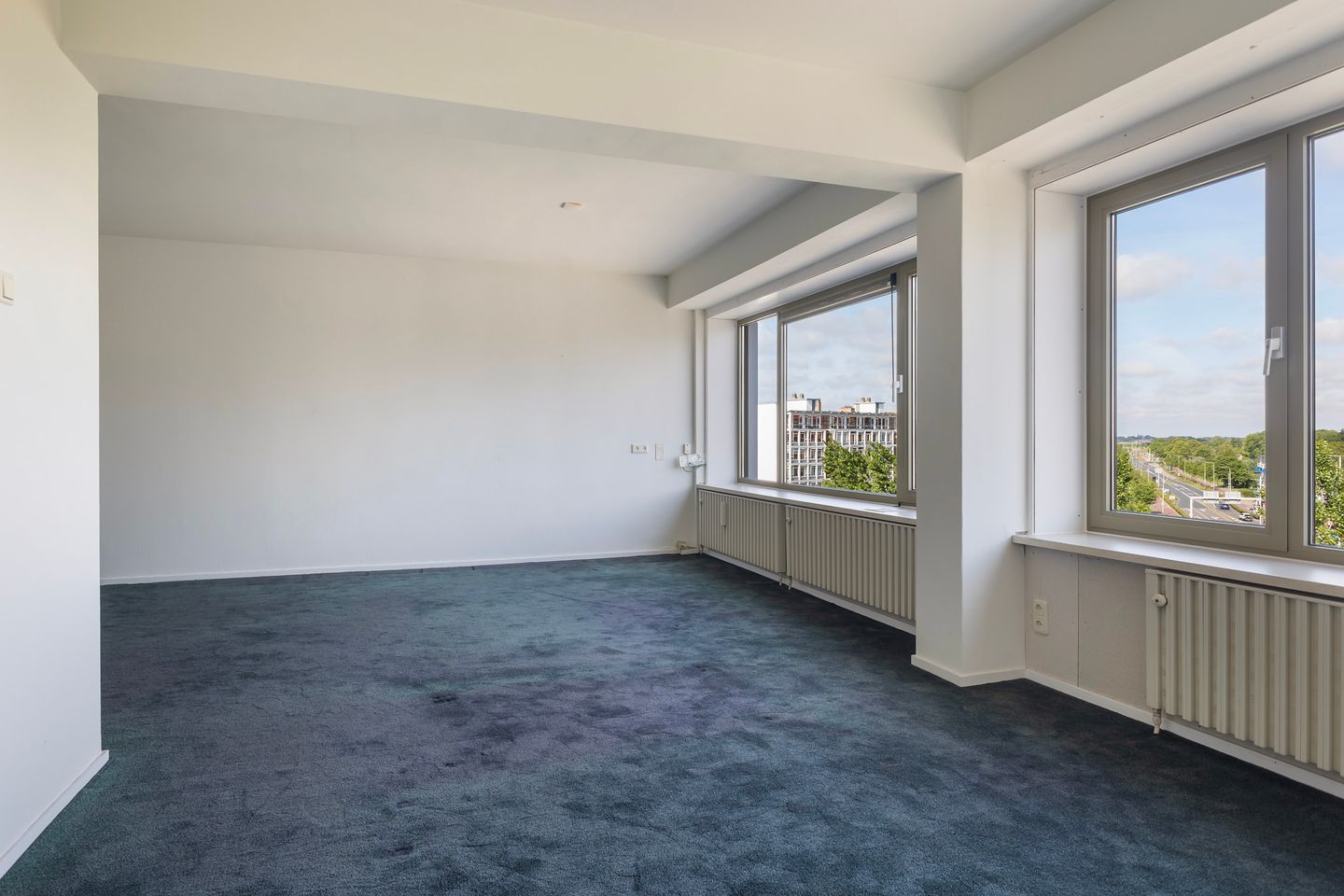 Photo 4 of Europaplein 42-F