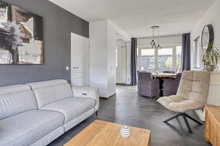 Foto 2 van Bizetstraat 2